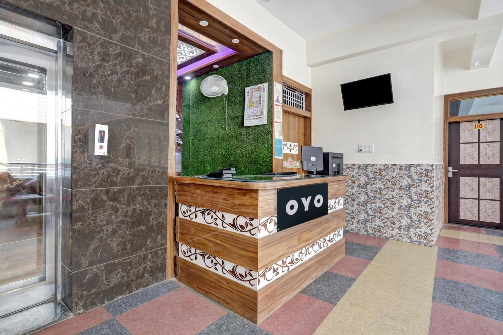 Oyo68974普拉塔普广场酒店 珀勒德布尔 外观 照片